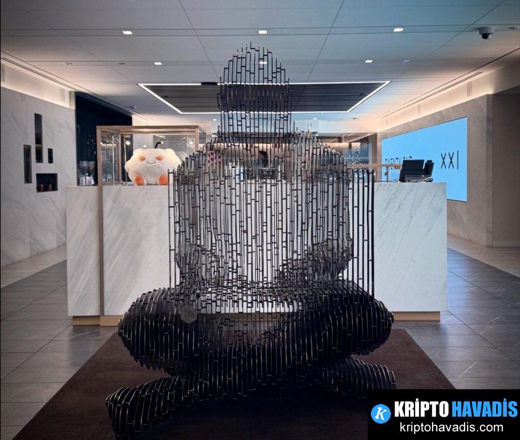 Satoshi Nakamoto Heykeli NYSE’de: Bitcoinin Kültürel Dönüştürülmesi ve Piyasa Beklentileri